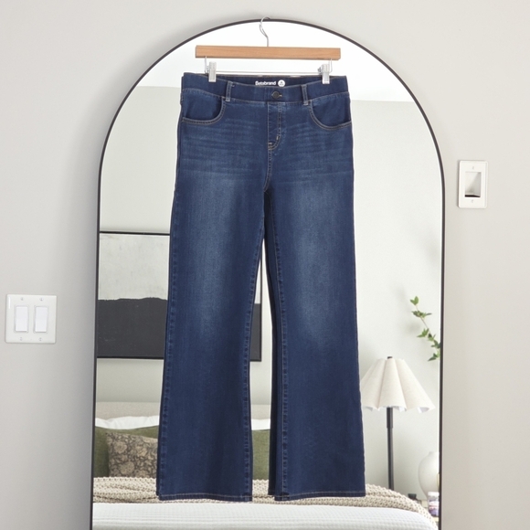 Betabrand Yoga Denim Pull-On High-Rise Bootcut Jeans, Size Medium Petite - Picture 3 of 10